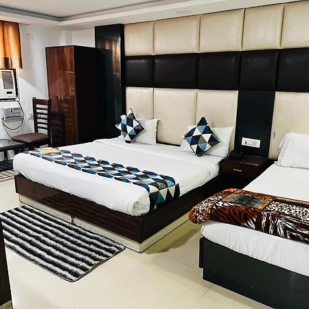Hotel Le Mount Plaza Near Igi Airport Delhi New Delhi Buitenkant foto