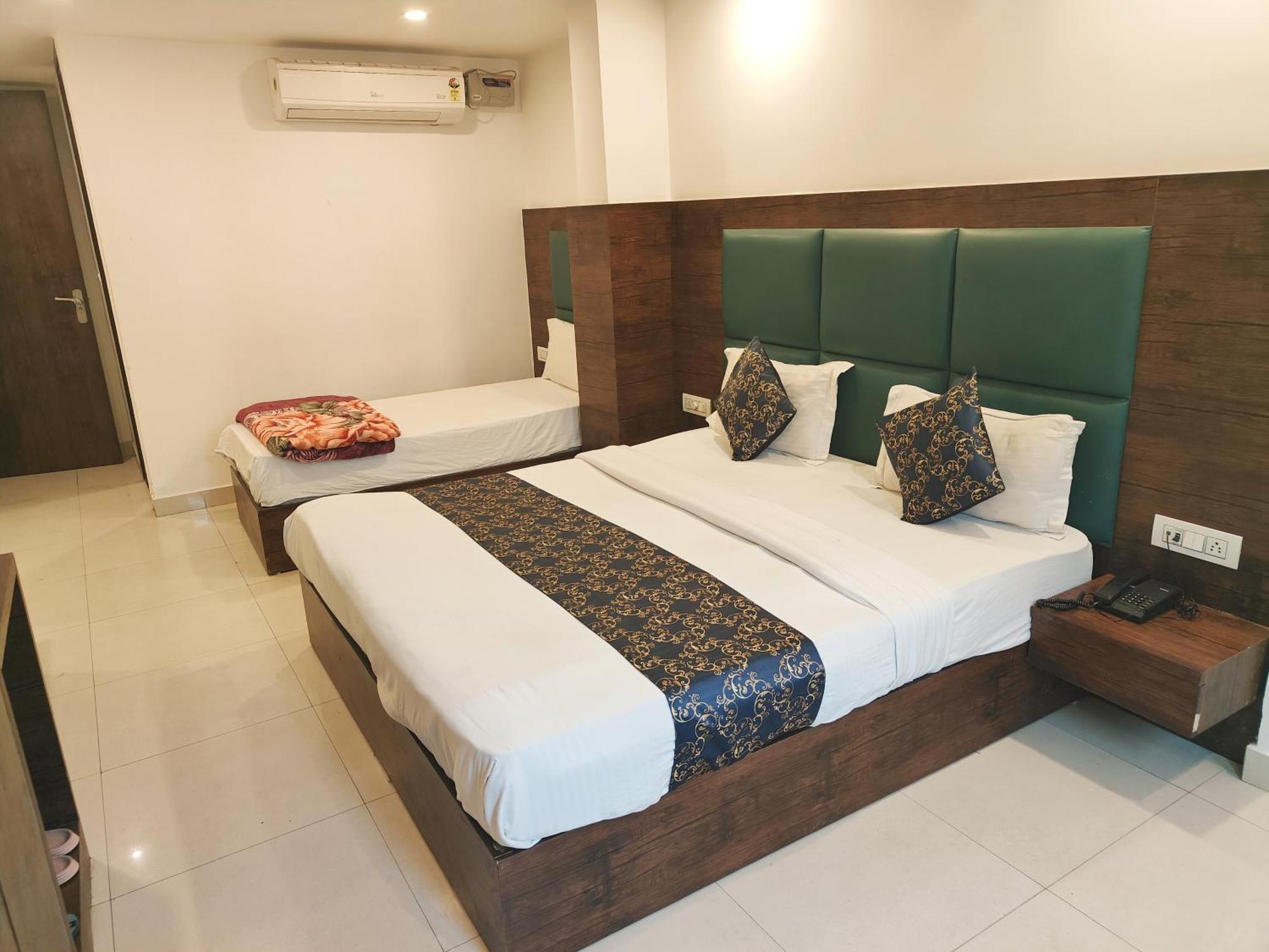 Hotel Le Mount Plaza Near Igi Airport Delhi New Delhi Buitenkant foto