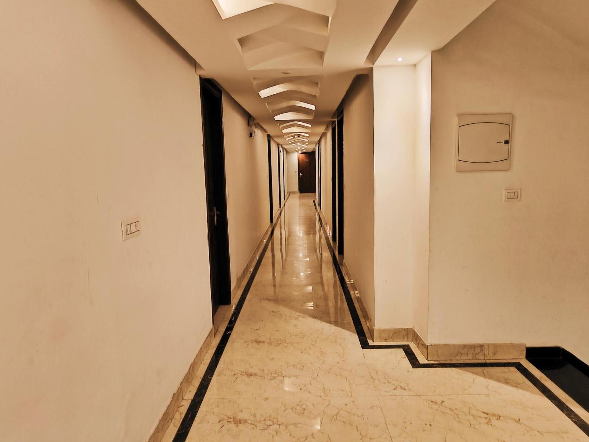 Hotel Le Mount Plaza Near Igi Airport Delhi New Delhi Buitenkant foto