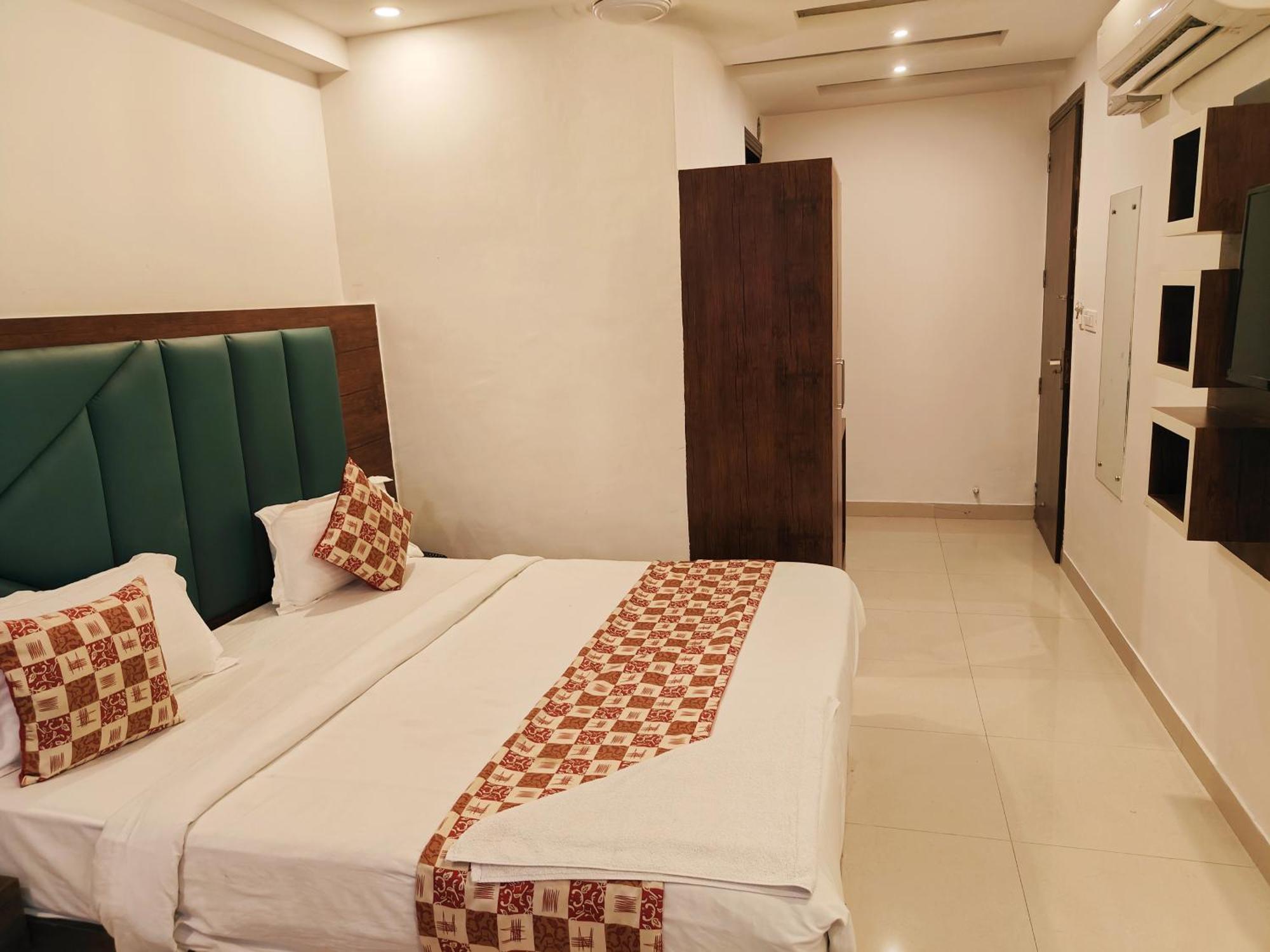 Hotel Le Mount Plaza Near Igi Airport Delhi New Delhi Buitenkant foto