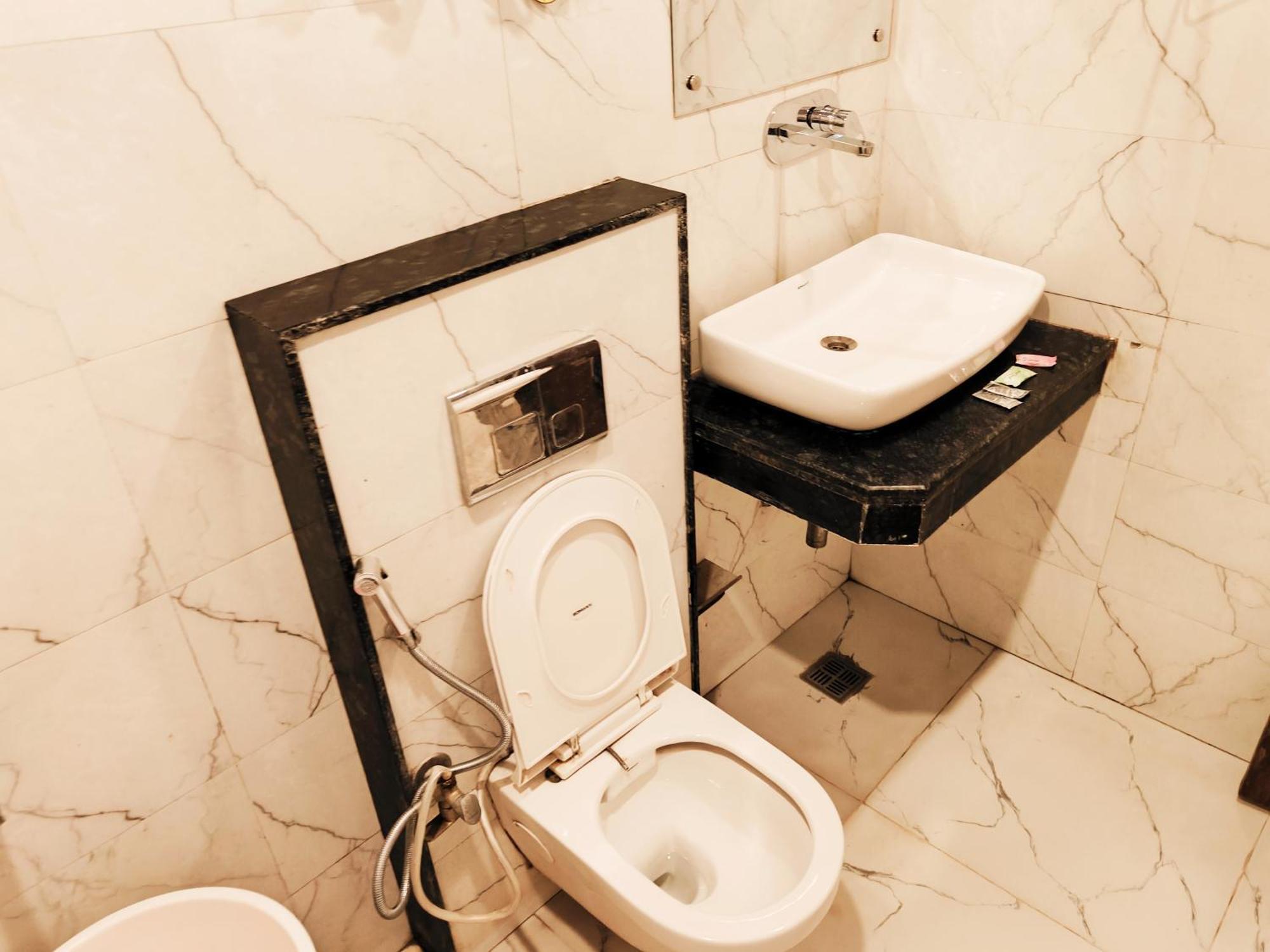 Hotel Le Mount Plaza Near Igi Airport Delhi New Delhi Buitenkant foto