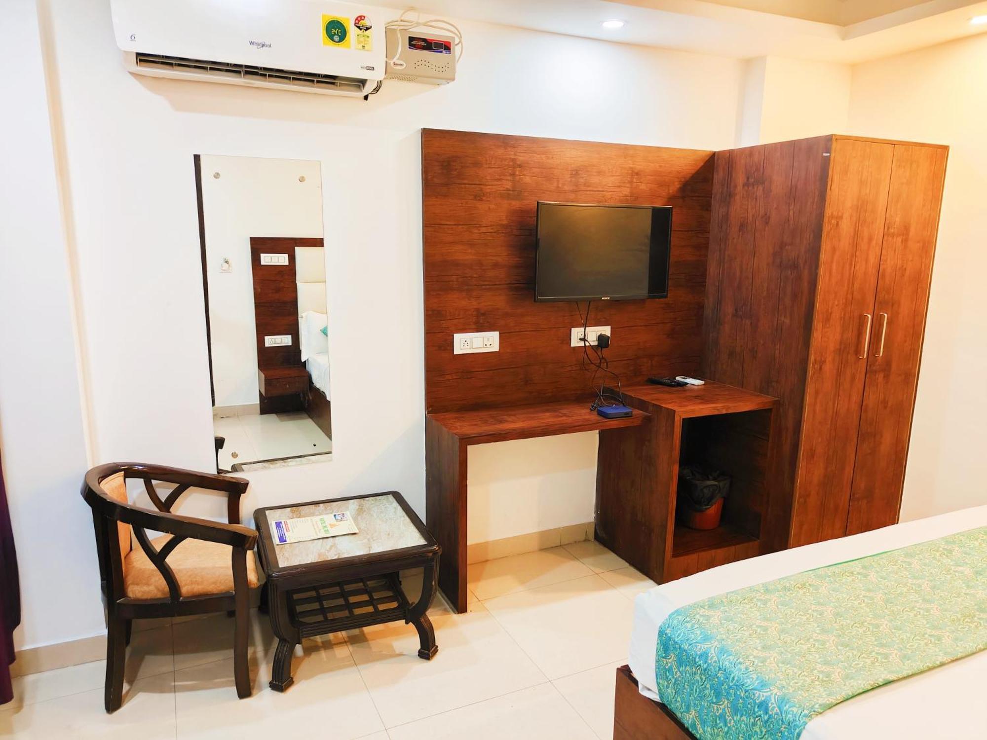 Hotel Le Mount Plaza Near Igi Airport Delhi New Delhi Buitenkant foto